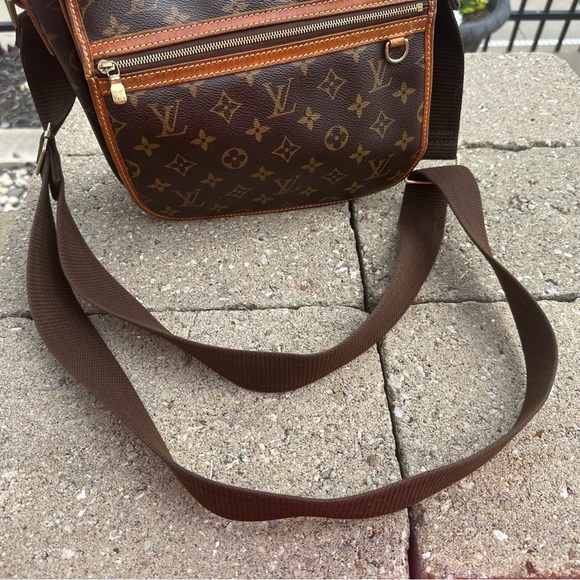 Louis Vuitton Monogram Bosphore Messenger PM - Picture 13 of 13